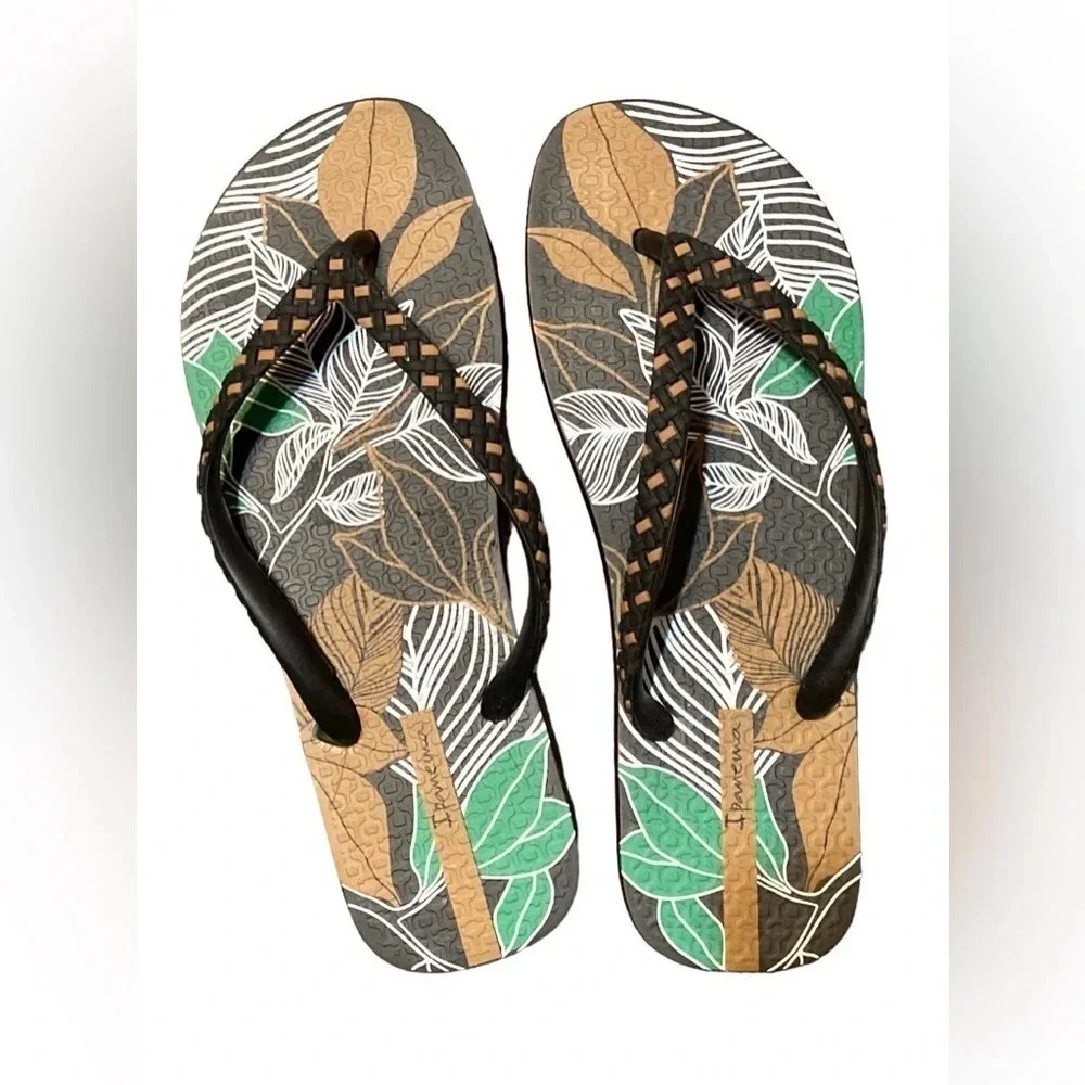 Ipanema flippies in brown/black​
